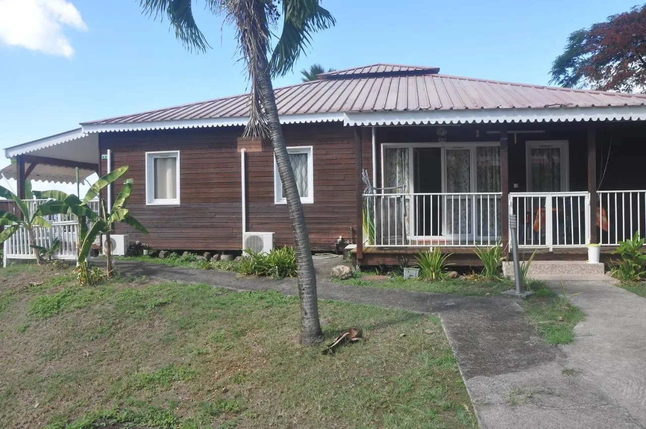 Сasa de vacaciones Les Bungalows D'Arly Bouillante Guadalupe
