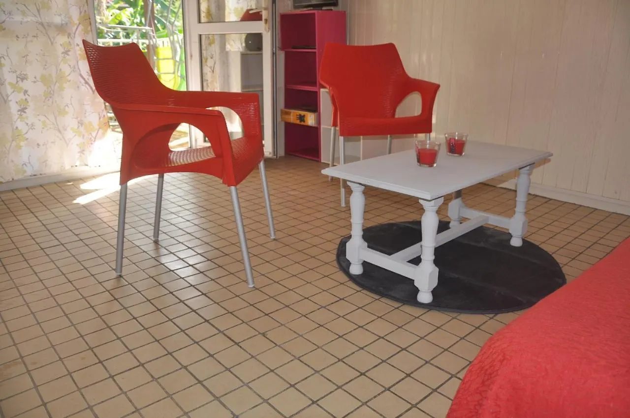 Les Bungalows D'Arly Bouillante 0*,  Guadalupe